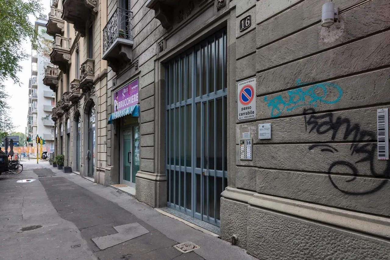 Magic Place Milan 0*,  Italy